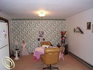 4th image of 4075 Violet Ave