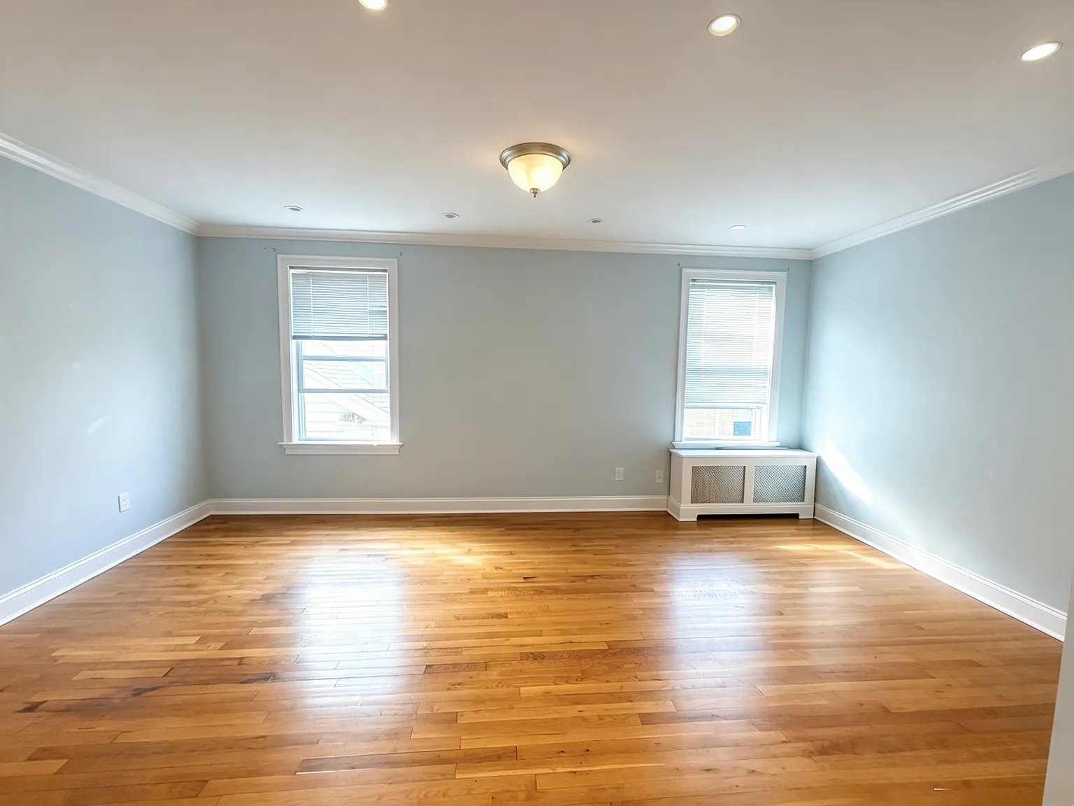 3 bed, 850 sqft, $2,800 — Photo 3