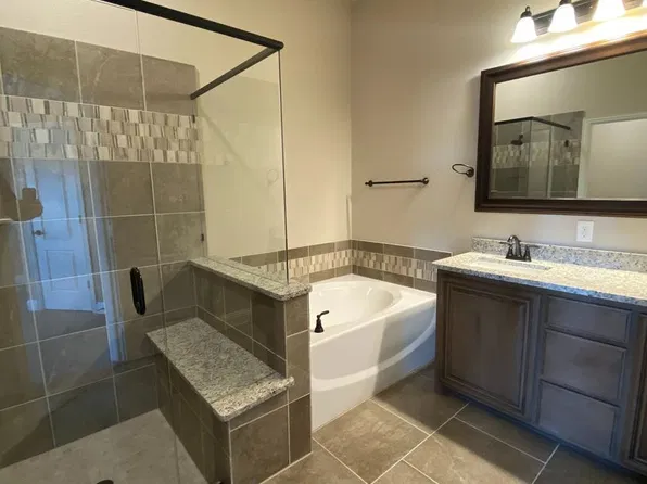 313 Richard St, Burleson, TX 76028