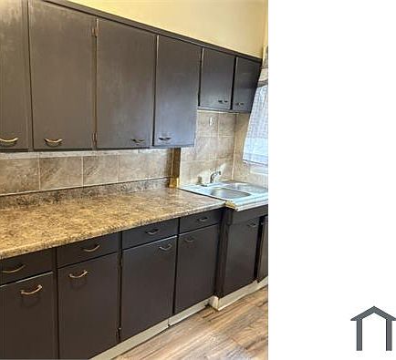 4th image of 731 N Howard St APT 2