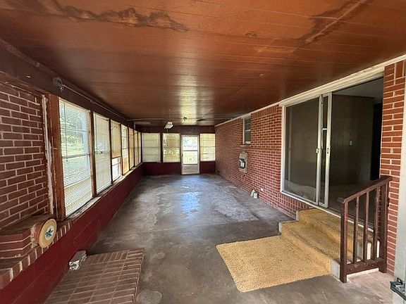 3rd image of 3306 E Church St