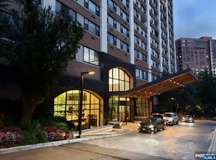 250 Gorge Rd APT 18K, Cliffside Park, NJ 07010