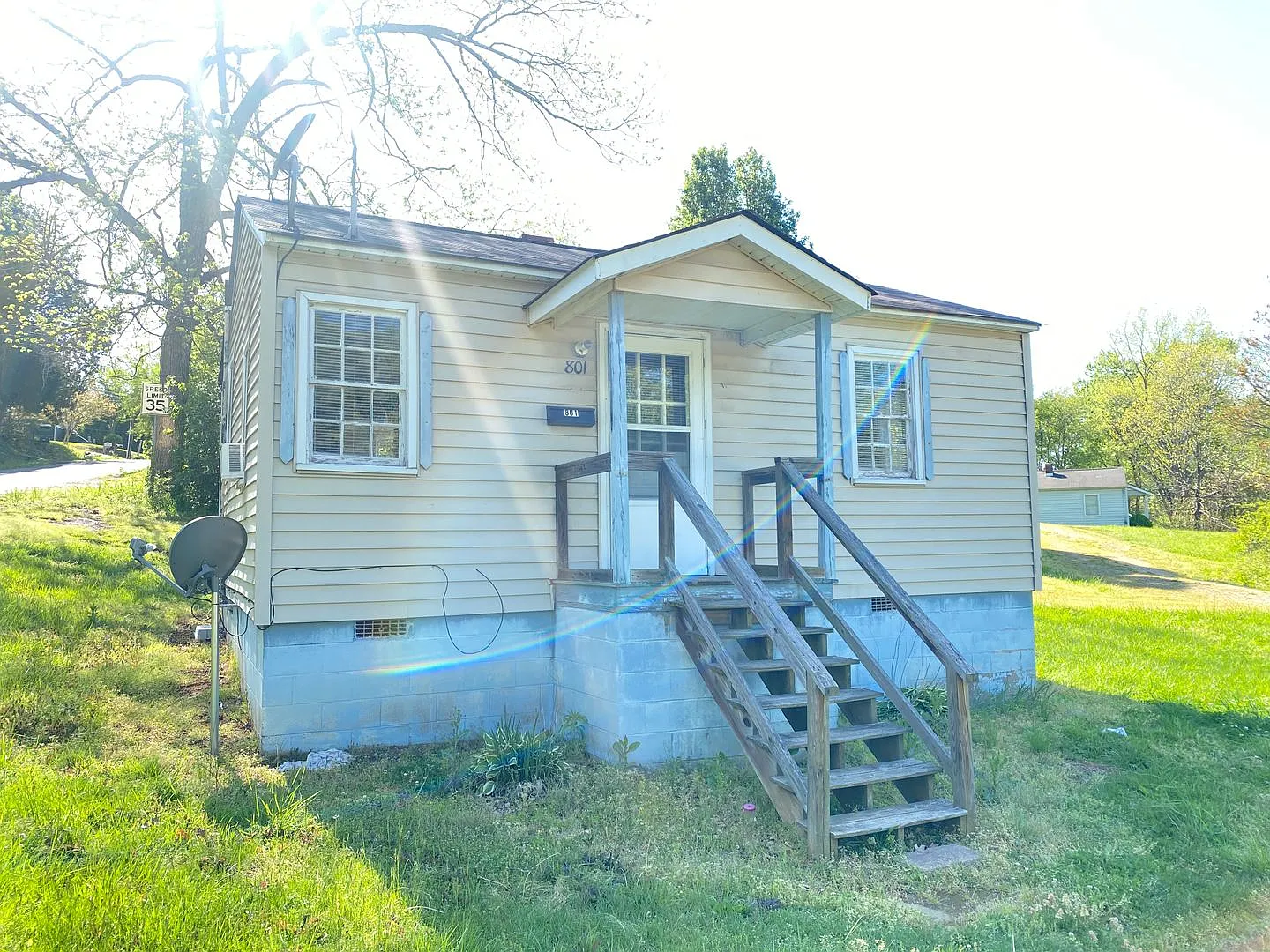 Small 2 Bedroom 1 Bathroom house very close to Kannapolis Research Campus — Photo 1
