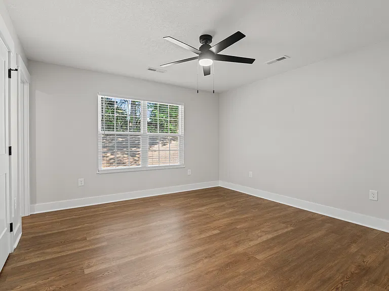 212 Doe Run Blvd — Photo 11