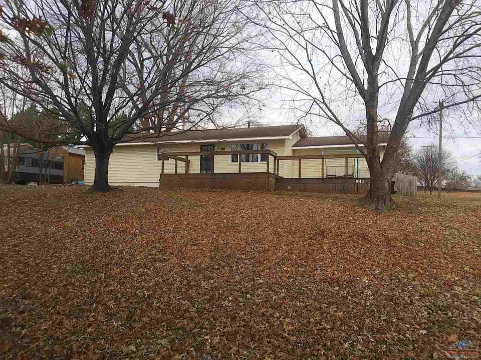 1st image of 942 Walnut Dr