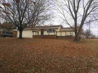 942 Walnut Dr, Warsaw, MO 65355