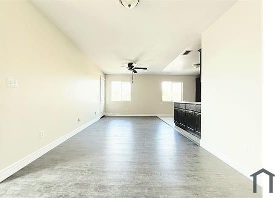 3rd image of 846 W 55th St
