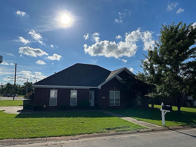 2nd image of 316 Meredith Dr