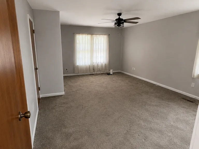 109 Armstrong St — Photo 10