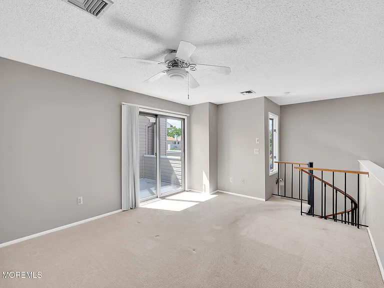 2230 Bridge Ave #4 — Photo 16