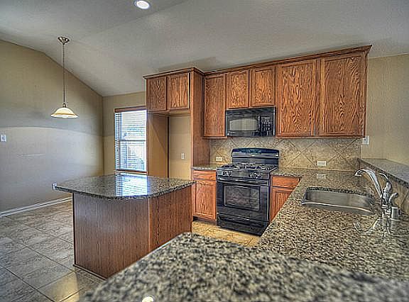 4th image of 1405 Toucan Dr