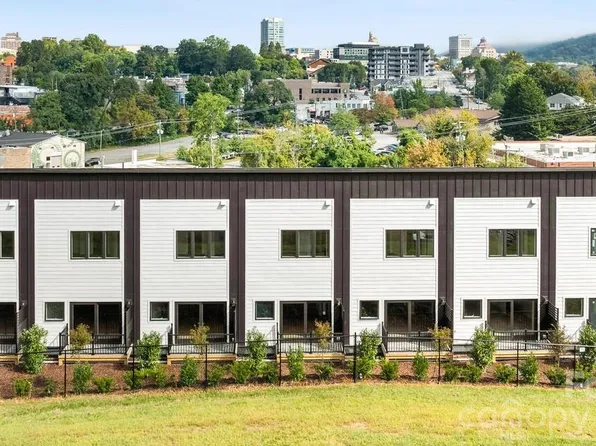 3 Lee Garden Ln #104, Asheville, NC 28801