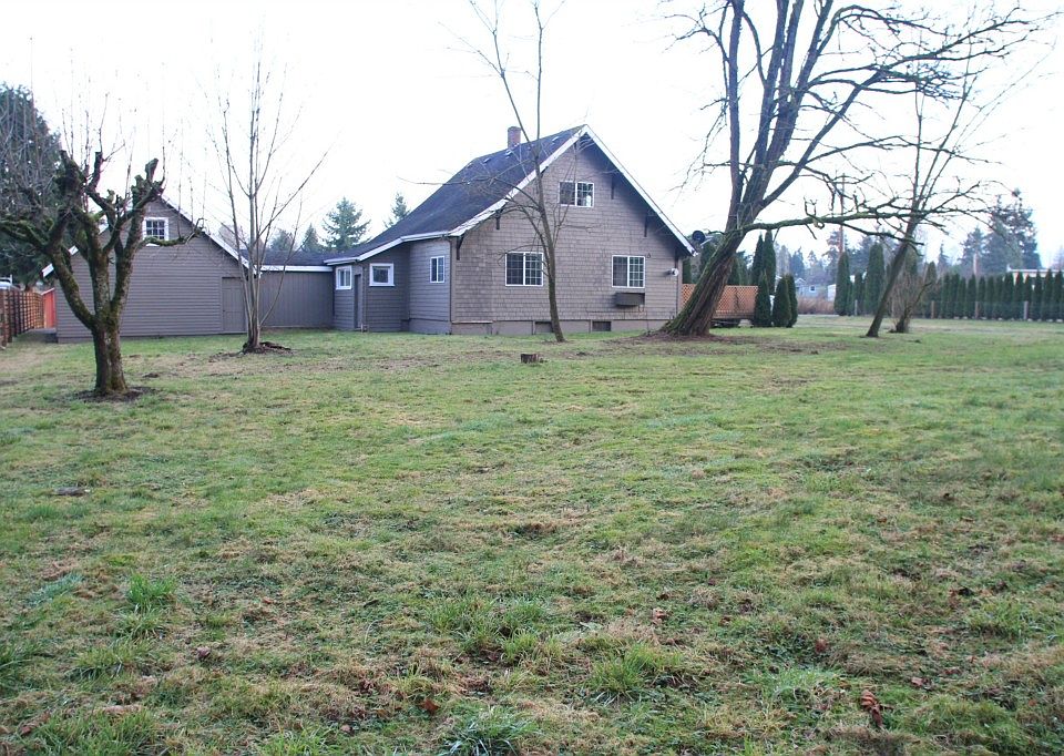 1st image of 2027 118th Ave E