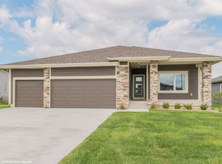 5416 166th Ct, Urbandale, IA 50323