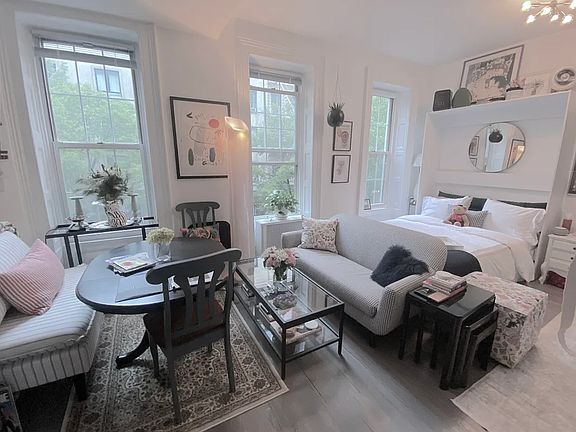 3rd image of 230 E 58th St APT 2A