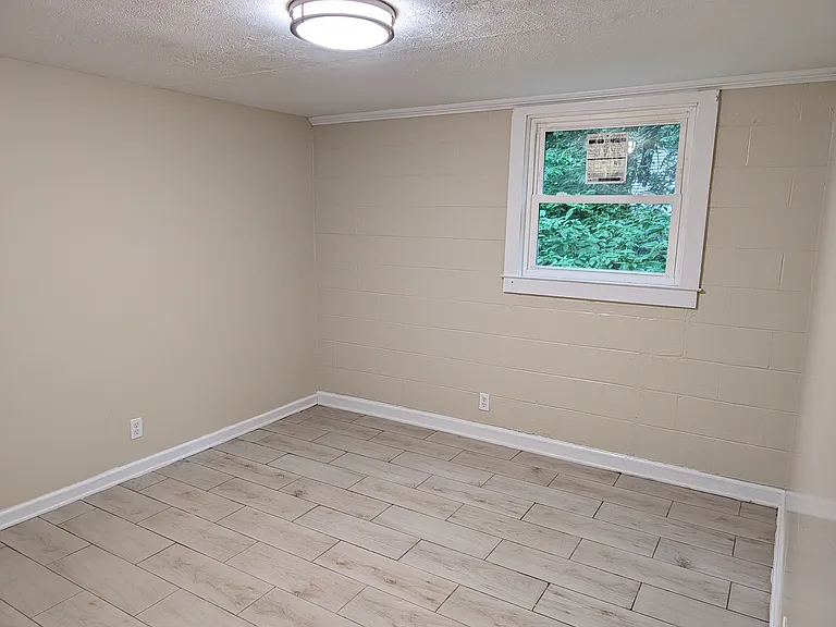632 Chatham Ave — Photo 9