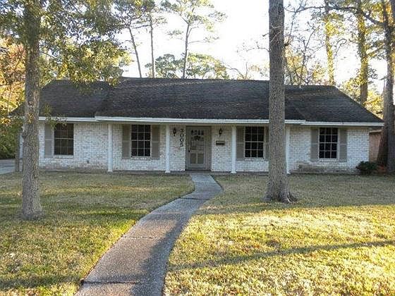 1st image of 3005 Woodland Dr