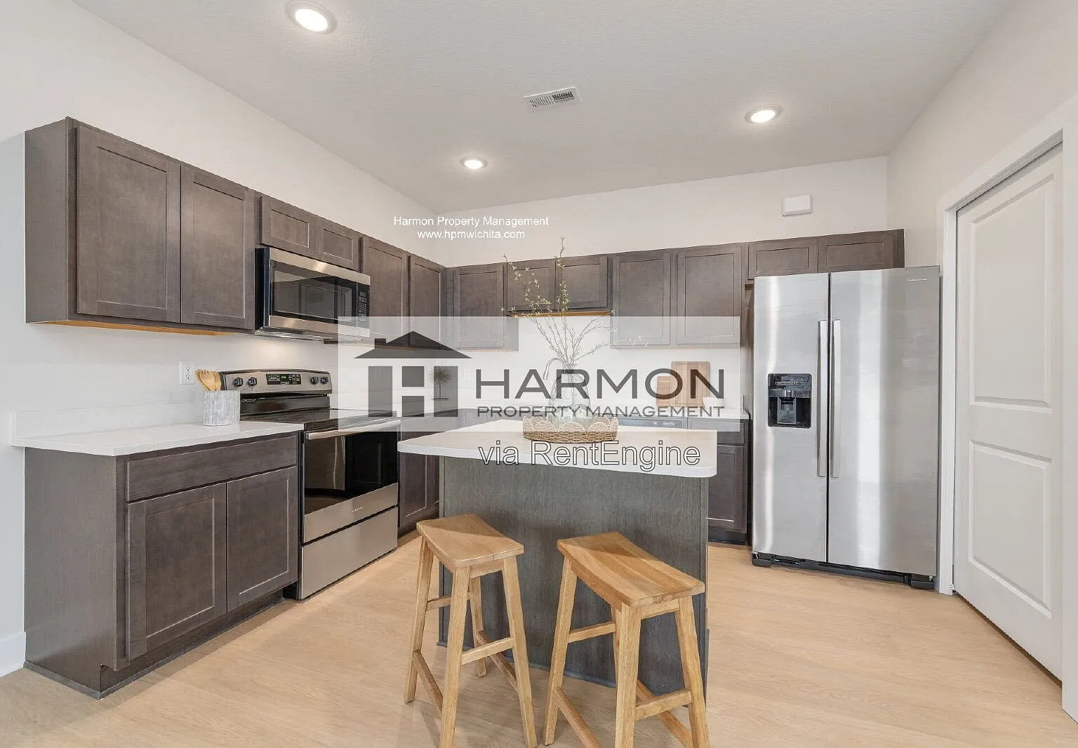 3 bed, 2.0 bath, 1208 sqft, $1,550 — Photo 3