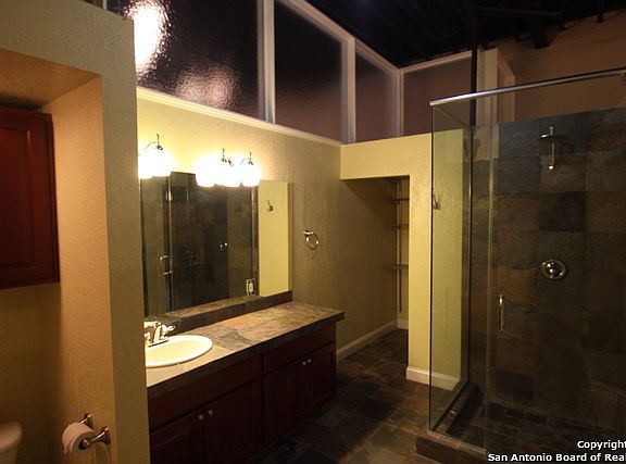4th image of 214 E TRAVIS ST #306/307L