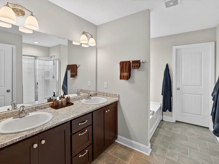 245 Alcott Cir — Photo 35