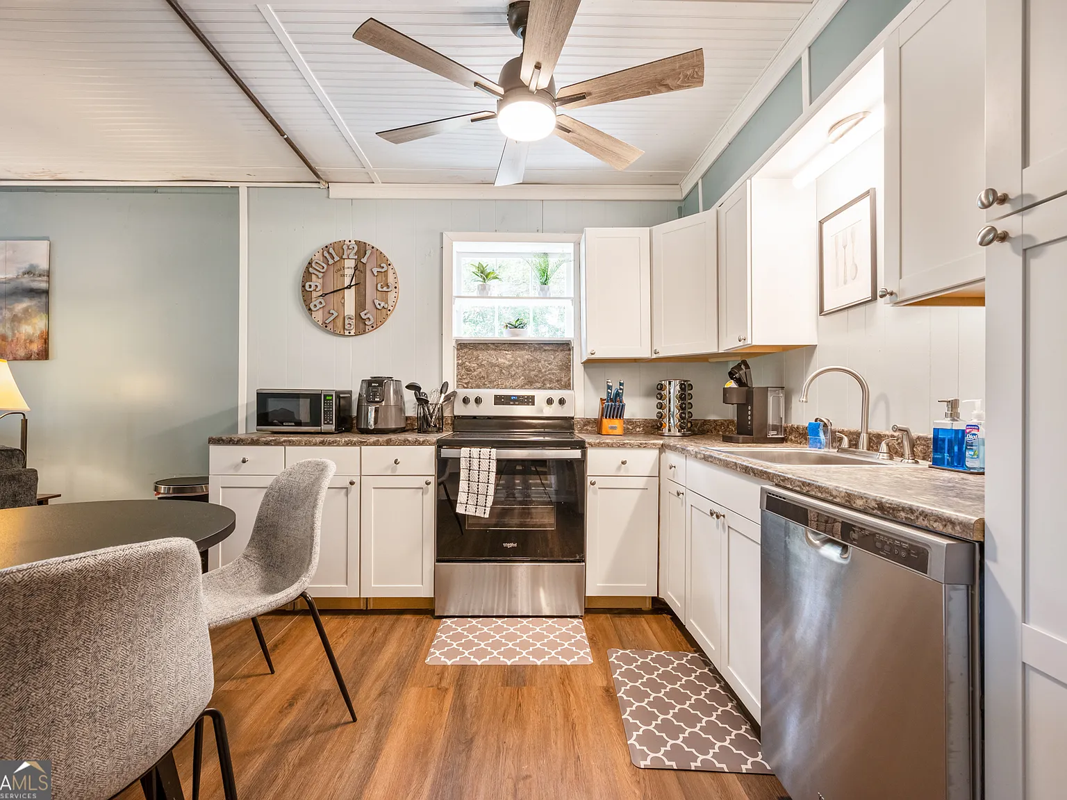 2 bed, 2.0 bath, $3,501 — Photo 2