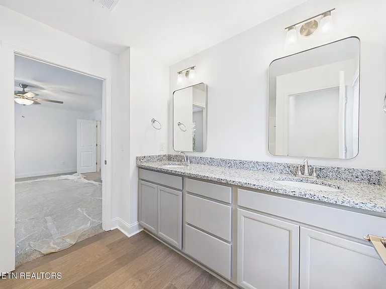 1729 Lateglow Way — Photo 34