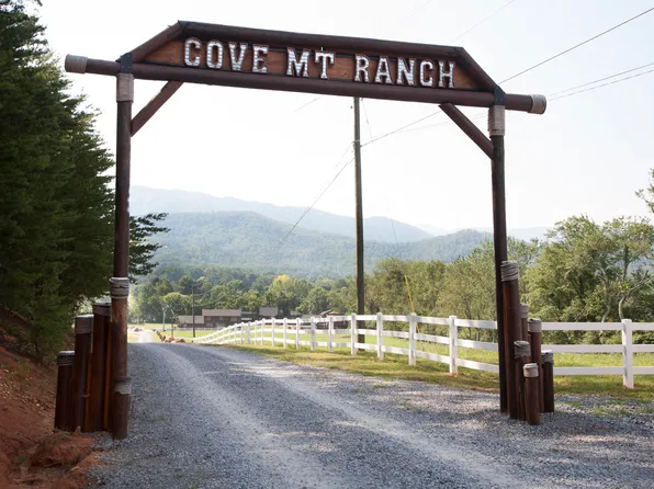 3565 Wears Valley Rd, Sevierville, TN 37862