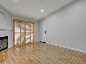 2291 W Horizon Ridge Pkwy