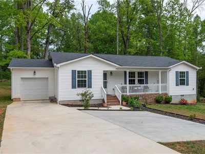 2943 Leslie Ln, Yadkinville, NC, 27055