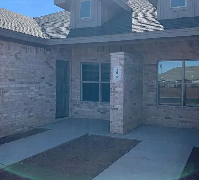 5525 Kemper St — Photo 1