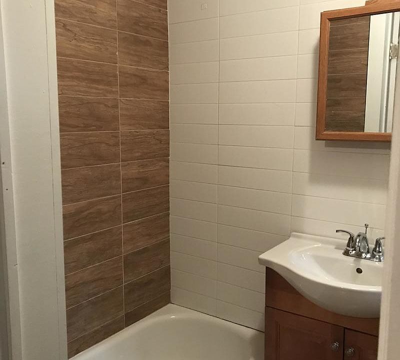 2nd image of 1259 Pacific St APT 1R