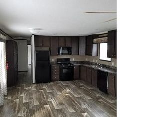 99 Sparrow Dr, Swartz Creek, MI 48473