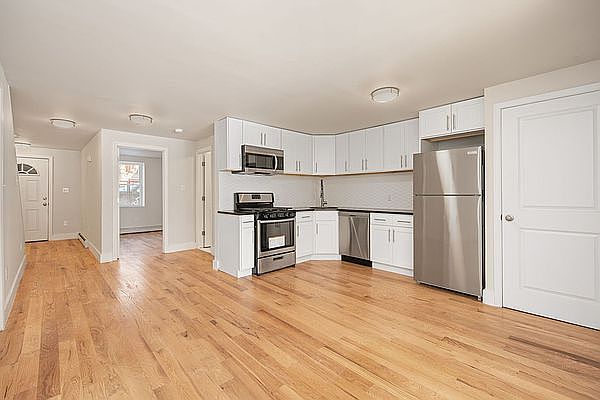 1st image of 184 Herkimer St Floor 1