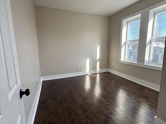 3rd image of 190 Park St #10A