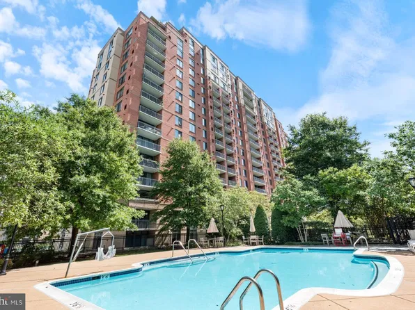 11700 Old Georgetown Rd Unit 806, North Bethesda, MD 20852