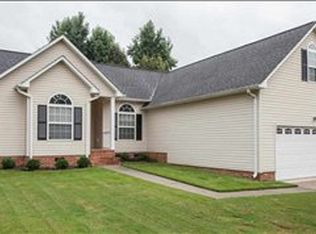 102 Golden Crest Ct, Mauldin, SC 29662