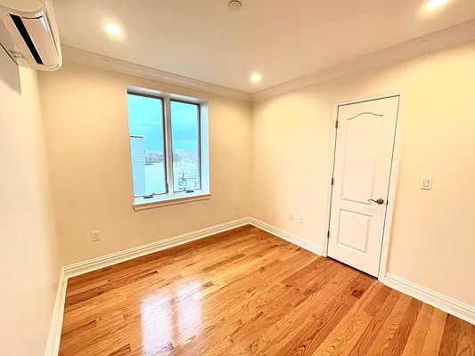 Rented by Douglas Elliman | media 7