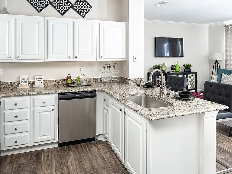 Manchester Place Apartments — Photo 5