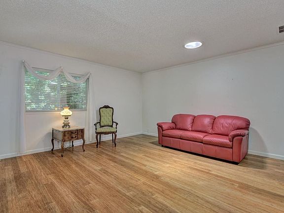4th image of 39 Quail Hollow Dr