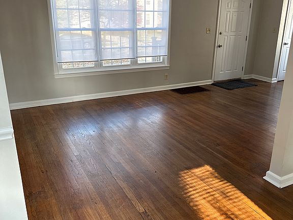 3rd image of 418 Monroe Ave