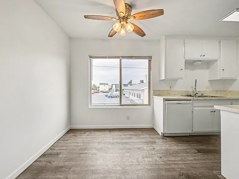 635 Emory St #9 — Photo 3