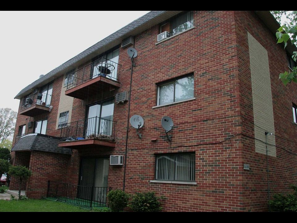 1st image of 6338 W 99th Pl #3SE