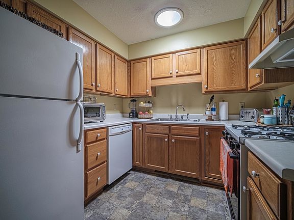 3rd image of 4977 Christy Cir