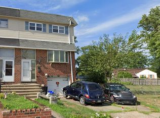 12262 Sweet Briar Rd, Philadelphia, PA 19154