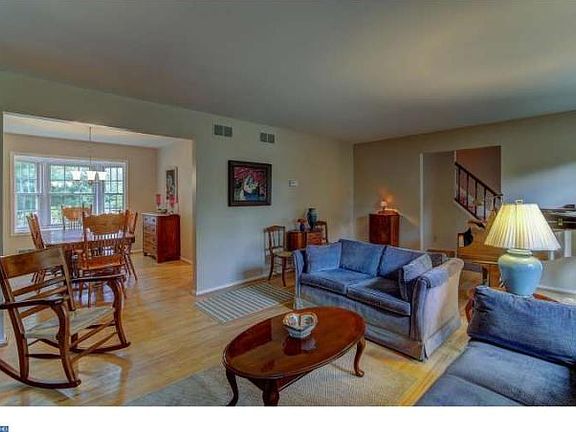 5th image of 37 Nassau Dr
