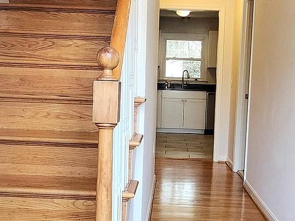 2nd image of 455 Ridgemore St