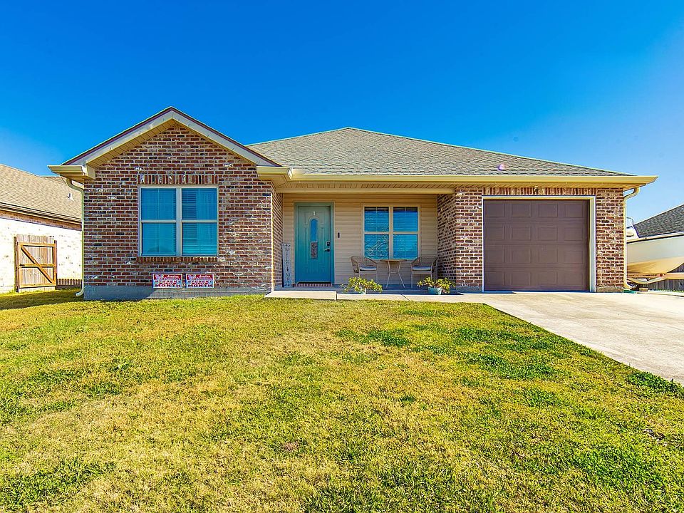 1st image of 398 Galvez Ln