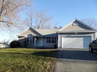 40 Shearwater Dr, Portsmouth, NH 03801
