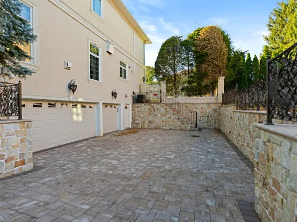 51 Romer Road image 85 of 92