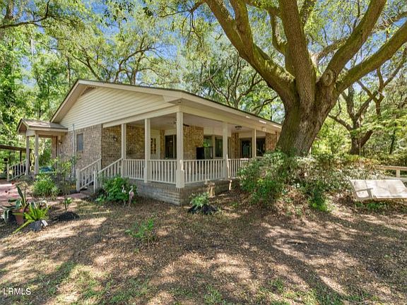4th image of 176 Bay Pines Rd